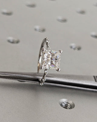 1.0-3.0 CT Princess CVD Diamond Dainty Engagement Ring