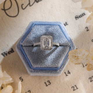 Bague de fiançailles avec halo de diamants CVD émeraude de 1,0 à 3,0 ct sertie pavée