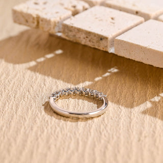 Alliance de mariage semi-éternité avec diamants et moissanite à taille ronde