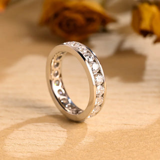 Alliance de mariage à éternité complète avec diamants en moissanite à coupe ronde et sertissage en canal