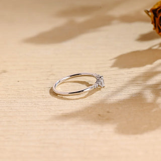 Alliance de mariage semi-éternité en diamants et moissanite à taille ronde et poire