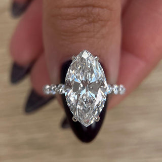 Anillo de compromiso con pavé de diamantes CVD de talla marquesa de 3,0 a 7,0 quilates