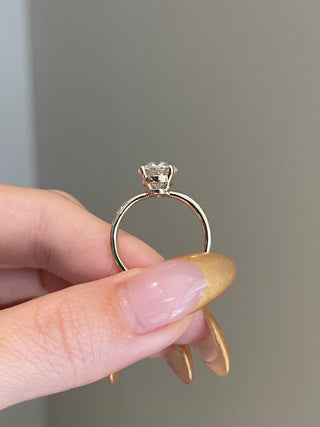 Bague de fiançailles solitaire en moissanite de forme ovale de 3,0 ct