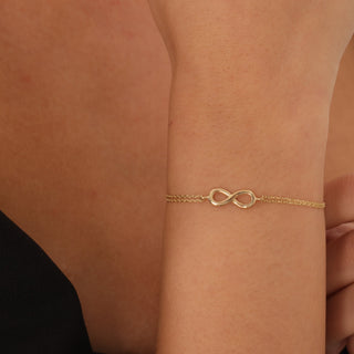 Pulsera minimalista de infinito para mujer