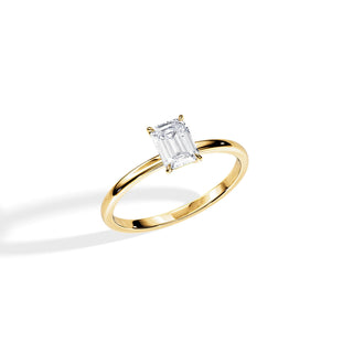 Bague de fiançailles en moissanite de style solitaire émeraude de 1,0 ct