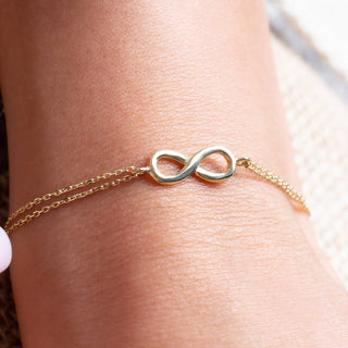 Pulsera minimalista de infinito para mujer