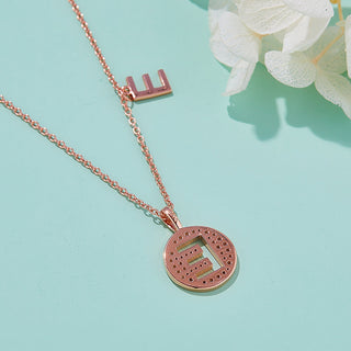 Collier personnalisé avec diamants moissanites et lettre « E »