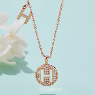 Collier personnalisé avec diamants moissanites et lettre « H »