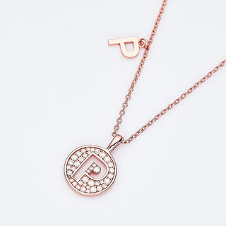 Collier personnalisé avec diamants moissanites et lettre « P »