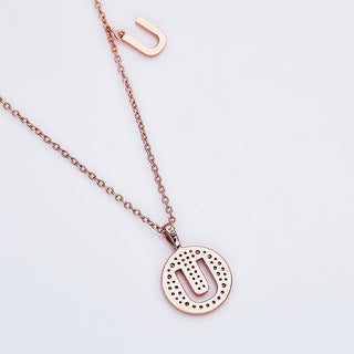 Collier personnalisé avec diamants moissanites et lettre « U »