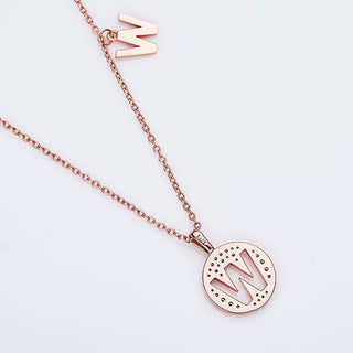 Collier personnalisé avec diamants moissanites et lettre « W »