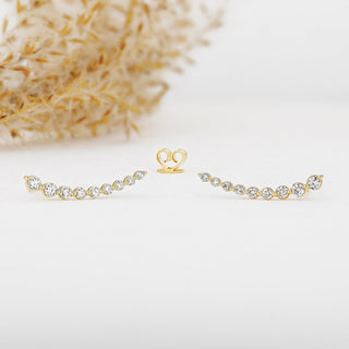 Boucles d'oreilles à chenilles en diamant et moissanite ronde de 0,50 TCW