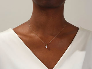 Collier solitaire en diamant et moissanite en forme de poire de 1,0 ct