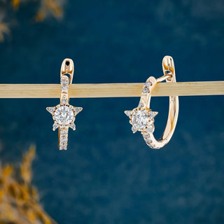 Boucles d'oreilles créoles en diamant et moissanite rondes de 0,54 TCW