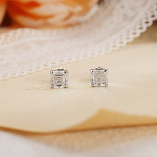 Boucles d'oreilles à tige solitaire en diamant moissanite Asscher 2.0 TCW