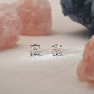 Boucles d'oreilles à tige solitaire en diamant moissanite Asscher 2.0 TCW