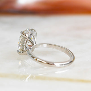 Anillo de compromiso con diamantes F/VS2 con halo oculto ovalado de 1,05 CT a 3,05 CT