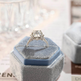 Bague de fiançailles avec halo de diamants CVD taille radiant de 1,0 à 3,0 ct serti pavé