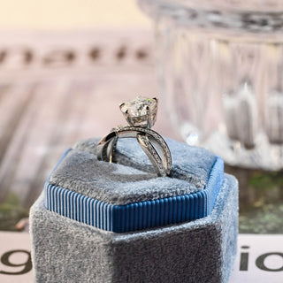 1.0-3.0 CT Round CVD Diamond Unique Setting Engagement Ring