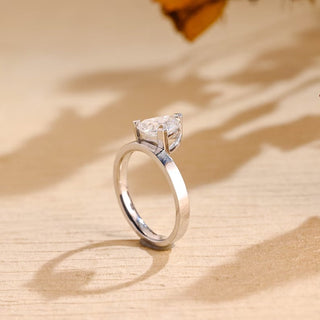 Bague de fiançailles à bande épaisse avec diamants en moissanite taille trillion de 1,0 à 2,0 ct