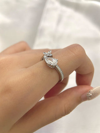 Anillo de compromiso abierto con diamantes de moissanita de talla pera de 1,0 CT a 2,0 CT