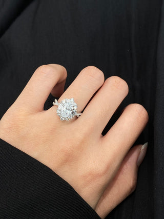 Bague de fiançailles avec halo de diamants en moissanite à taille ovale de 1,50 à 2,50 ct et pavé en croix