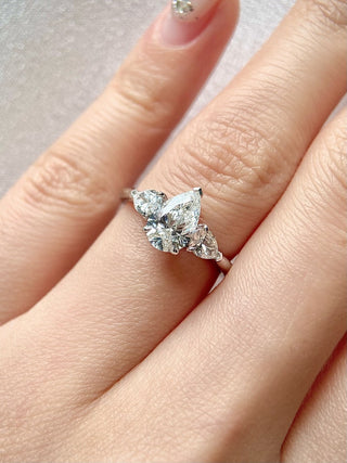 Bague de fiançailles à trois pierres avec diamants en moissanite taille poire de 1,0 à 2,0 ct