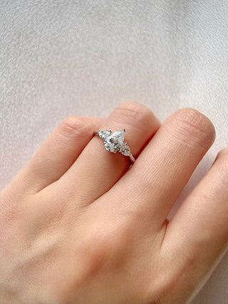 Bague de fiançailles à trois pierres avec diamants en moissanite taille poire de 1,0 à 2,0 ct