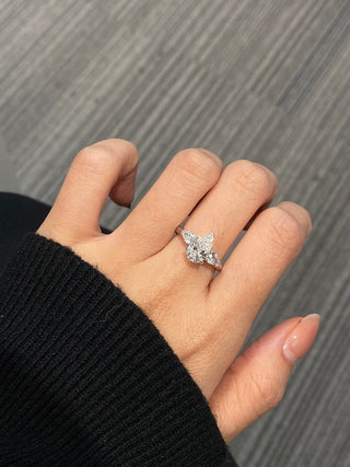 Bague de fiançailles à trois pierres avec diamants en moissanite taille poire de 1,50 ct à 2,50 ct