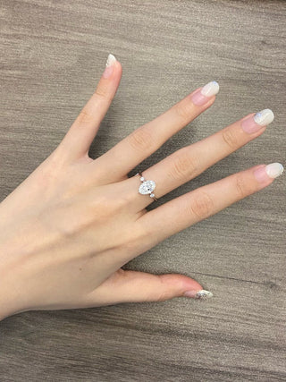 Bague de fiançailles à trois diamants en moissanite taille ovale de 1,50 à 2,50 ct