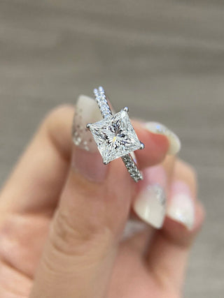 Bague de fiançailles avec pont pavé de diamants en moissanite taille princesse 2,0 CT-3,0 CT