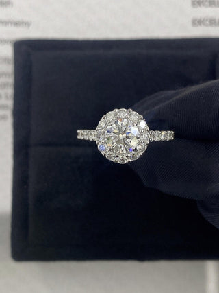 Anillo de compromiso con halo de diamantes de moissanita de talla redonda de 1,0 CT a 2,0 CT