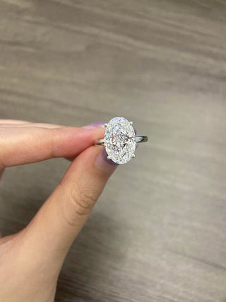 Anillo de compromiso solitario con diamante de moissanita de talla ovalada de 6,0 CT a 8,0 CT