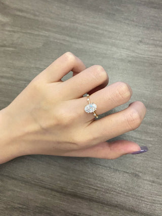 Bague de fiançailles pavée de diamants en moissanite à taille ovale de 2,0 à 3,0 ct