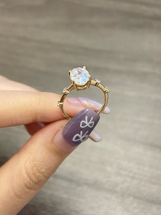 Anillo de compromiso con pavé de diamantes de moissanita de corte ovalado de 2,0 CT a 3,0 CT