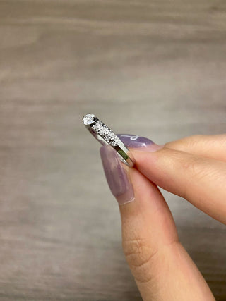 Anillo de compromiso exclusivo con diamante moissanita de talla marquesa este-oeste de 0,30 ct a 0,80 ct