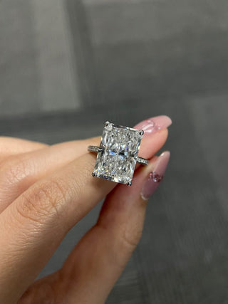 Anillo de compromiso con pavé de diamantes de moissanita de corte radiante cuadrado de 8,0 CT a 10,0 CT