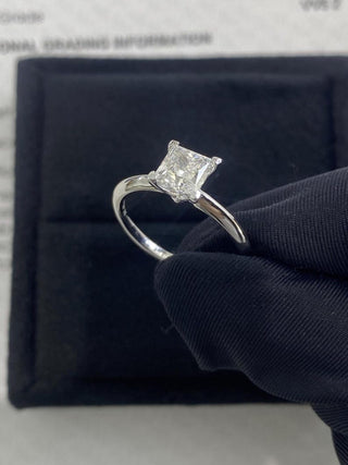 Anillo de compromiso solitario con diamante de moissanita de talla princesa de 1,0 CT a 2,0 CT