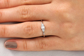 Alliance de mariage à cinq pierres en moissanite taille baguette de 0,25 TCW