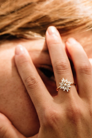 Alliance de mariage avec diamants taille ronde et baguette pour elle