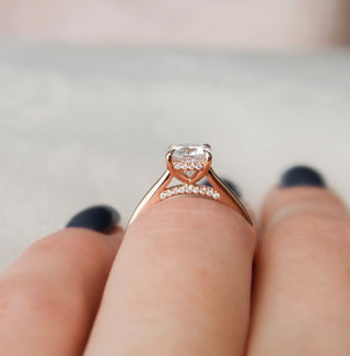 Bague de fiançailles avec halo caché en moissanite en forme de coussin de 2,0 ct