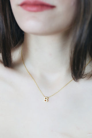 Collar con Letra Inicial Minimalista para Mujer en Oro de 18 K