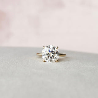 Bague de fiançailles solitaire à halo caché en moissanite à taille ronde de 5,0 ct 