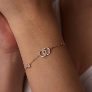 Bracelet en diamant à double cercle entrelacé pour cadeau de fête des mères