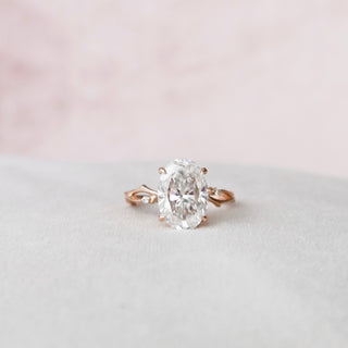 Bague de fiançailles en moissanite de style pavé et solitaire ovale de 5,0 ct