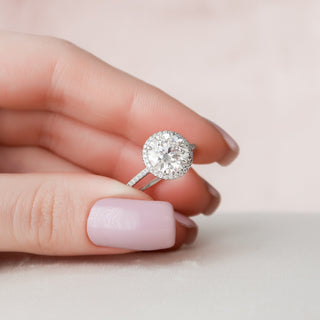 Bague de fiançailles en moissanite de style halo à taille ronde de 3,0 ct