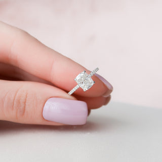 Bague de fiançailles avec halo caché en moissanite en forme de coussin de 1,5 ct