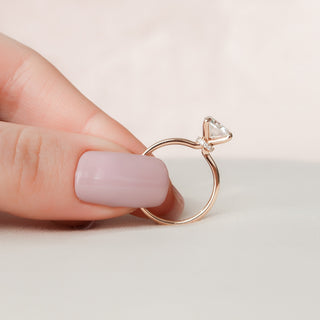 Anillo de compromiso solitario con diamante de moissanita con halo oculto redondo de 1,50 quilates