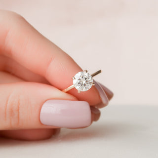 Bague de fiançailles unique avec halo caché solitaire à taille ronde de 1,50 ct 