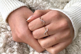 Bague en diamant taille ronde avec infini pour cadeau de Saint-Valentin